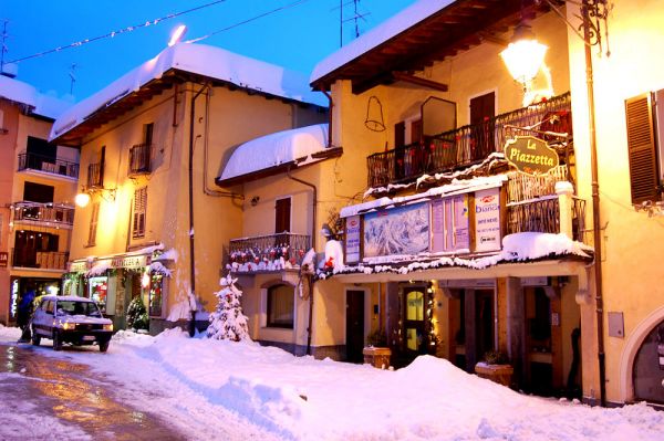 Image caption test and example